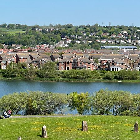 Stunning 2 Bed House Near Coastal Path/Lake/Beach Llanelli Extérieur photo