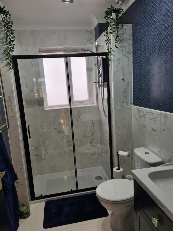 Stunning 2 Bed House Near Coastal Path/Lake/Beach Llanelli Extérieur photo