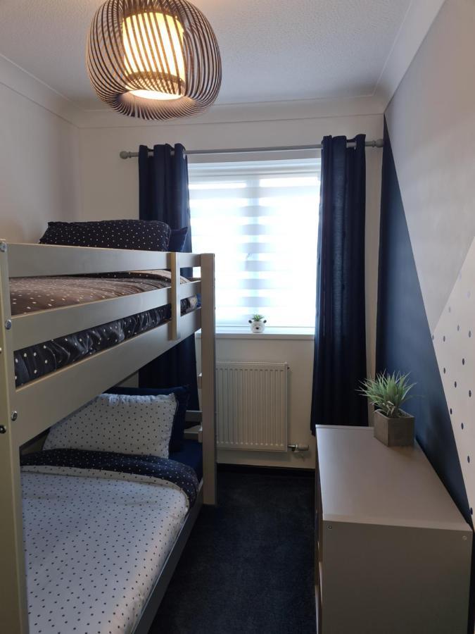 Stunning 2 Bed House Near Coastal Path/Lake/Beach Llanelli Extérieur photo