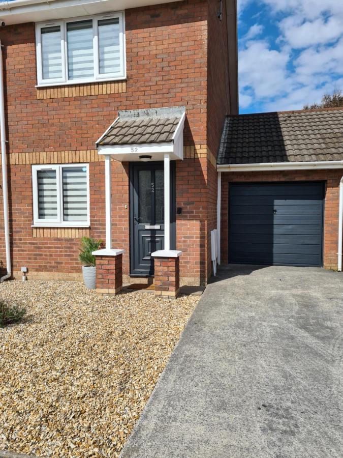 Stunning 2 Bed House Near Coastal Path/Lake/Beach Llanelli Extérieur photo