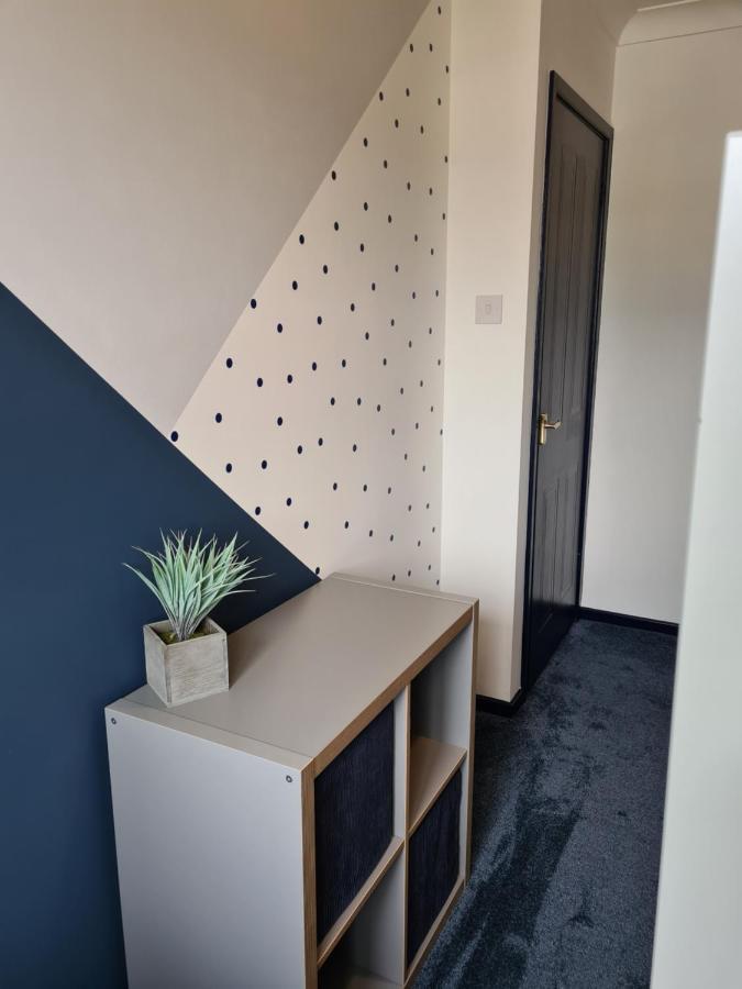 Stunning 2 Bed House Near Coastal Path/Lake/Beach Llanelli Extérieur photo